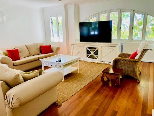 Beachview Apartments At Villa Paradiso Palm Cove Exteriör bild