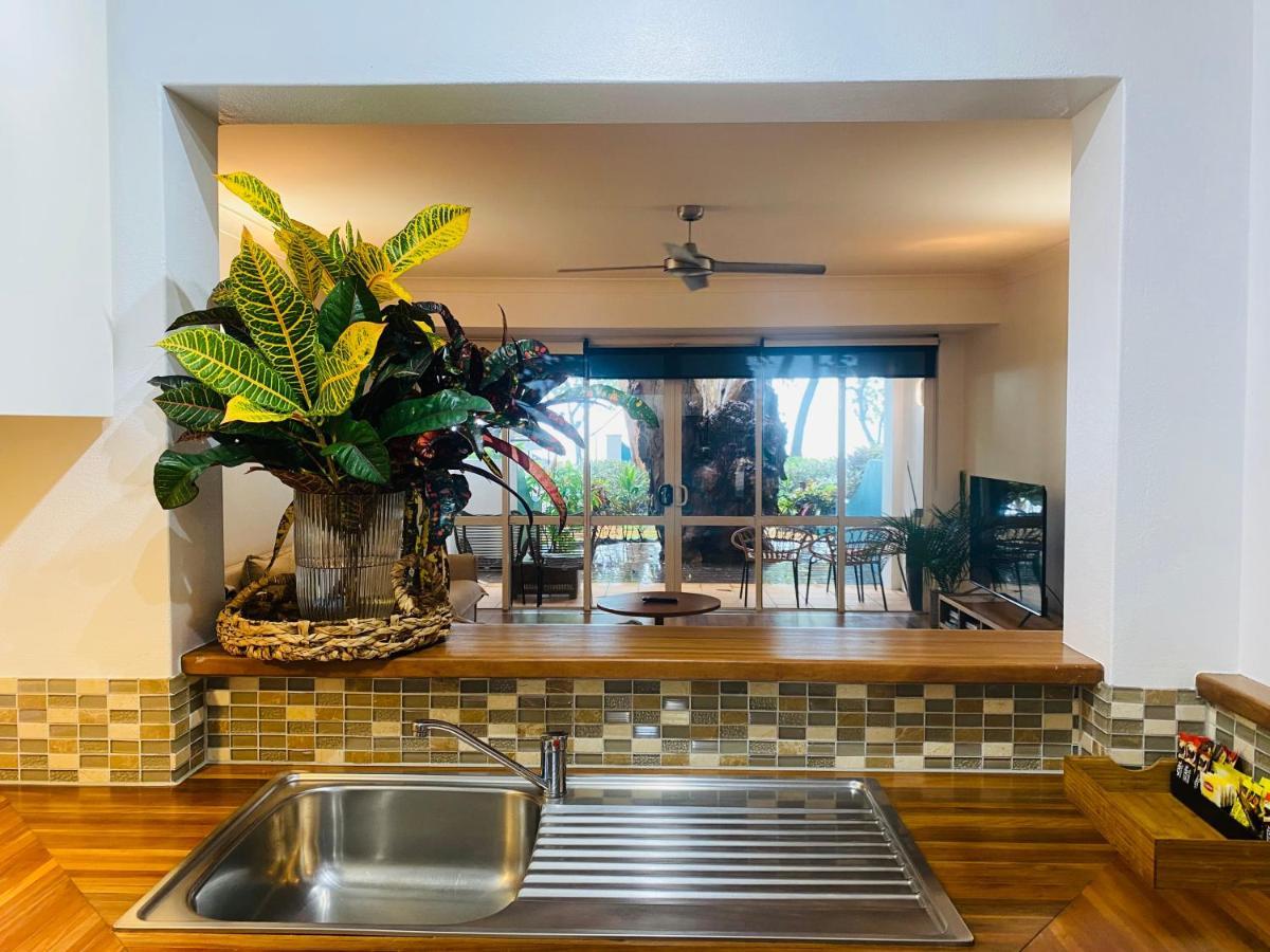 Beachview Apartments At Villa Paradiso Palm Cove Exteriör bild