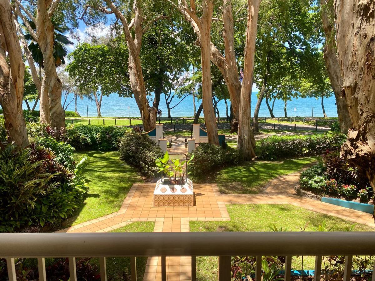 Beachview Apartments At Villa Paradiso Palm Cove Exteriör bild