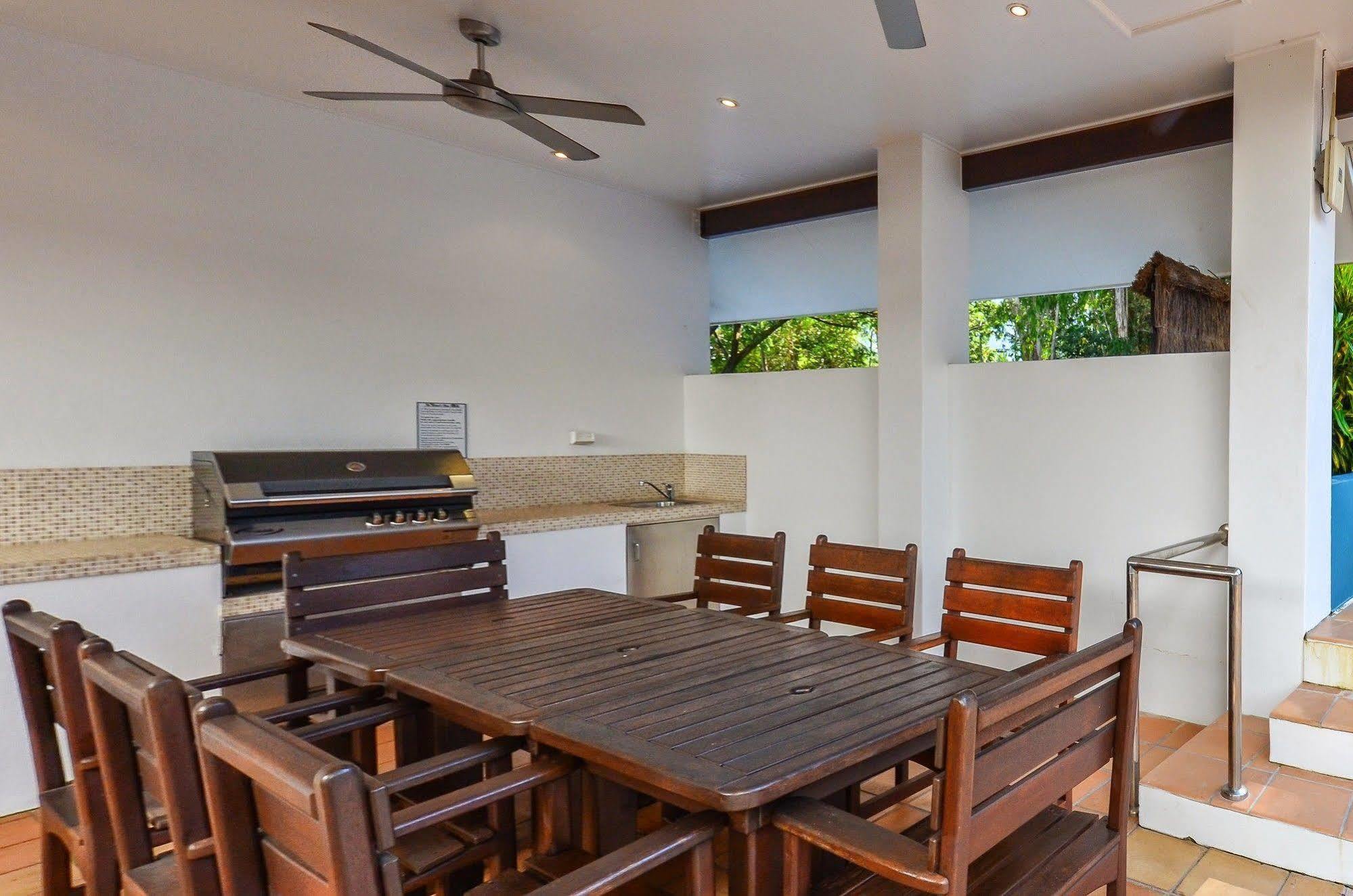 Beachview Apartments At Villa Paradiso Palm Cove Exteriör bild