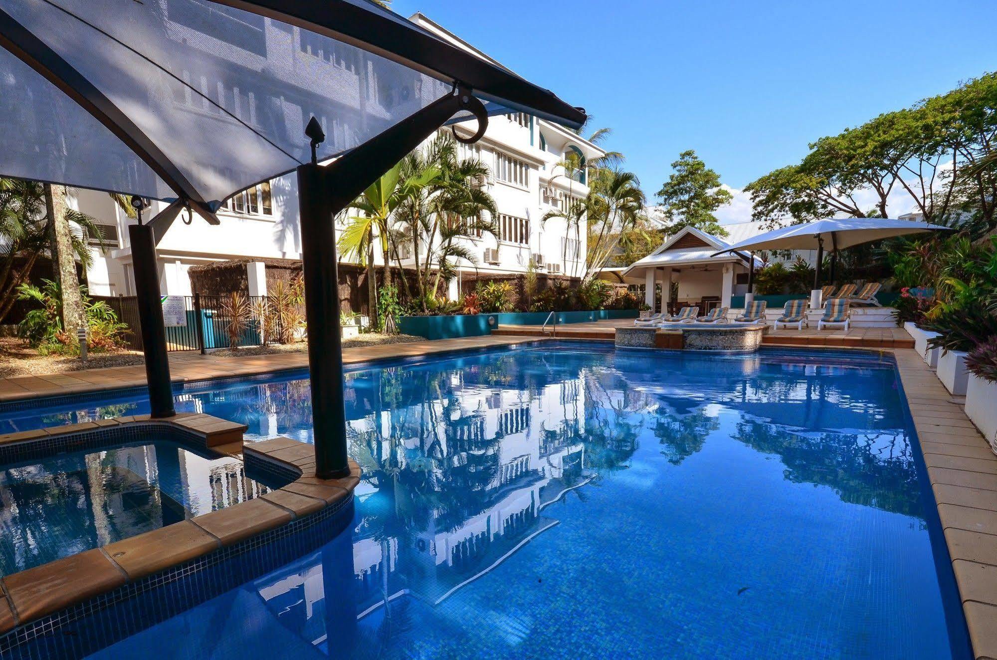Beachview Apartments At Villa Paradiso Palm Cove Exteriör bild